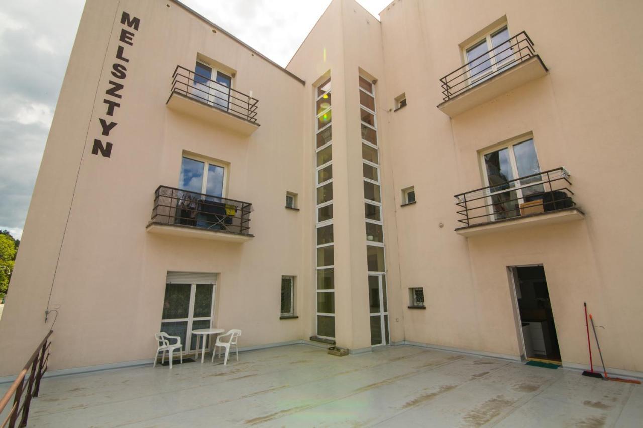 Krynica Apartamenty 100M Duzy Apartament, Salon + 3 Sypialnie Przy Deptaku Exterior photo